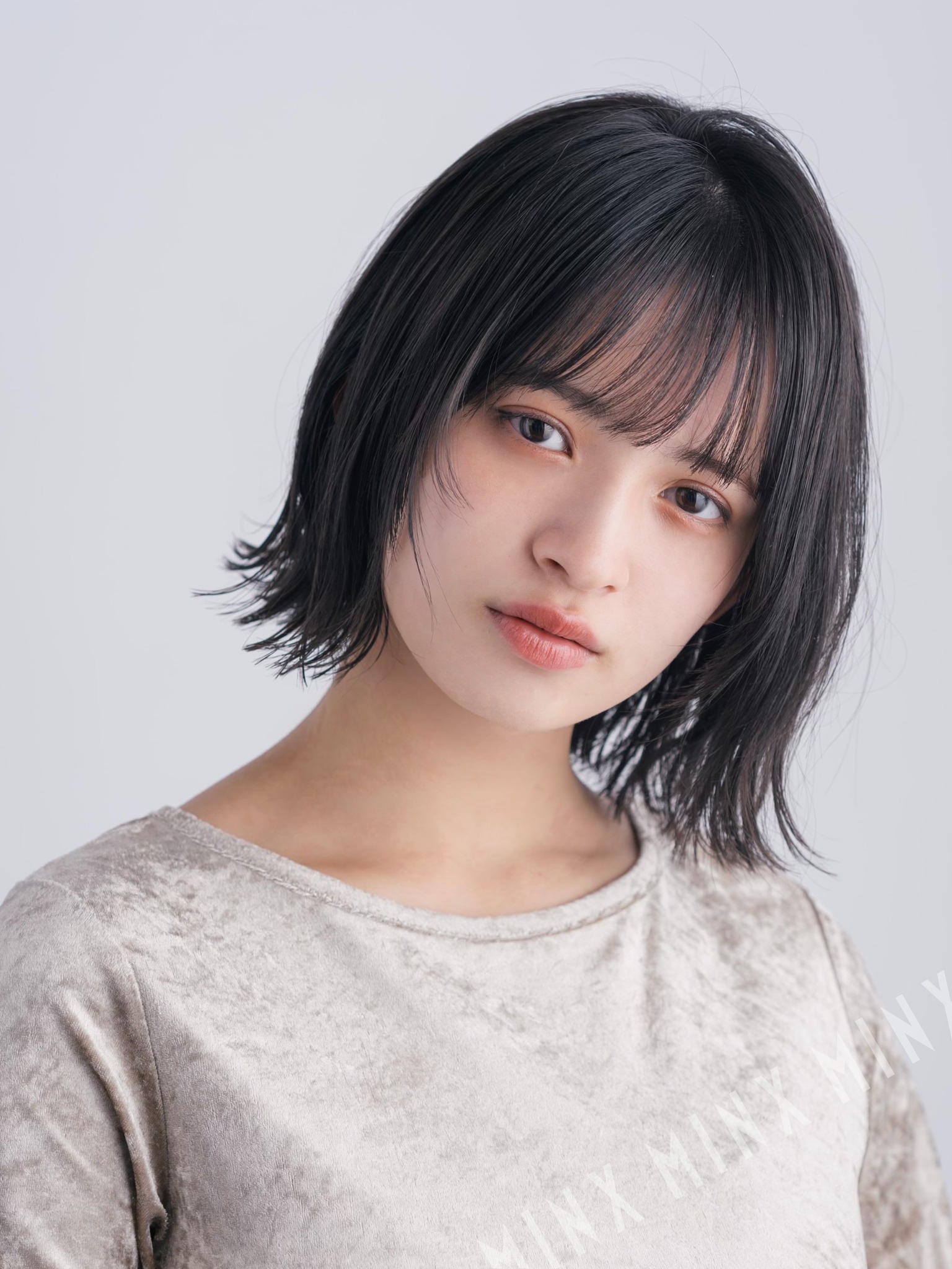 暗髪外ハネ切りっぱなしボブ | 表参道銀座原宿の美容院MINX