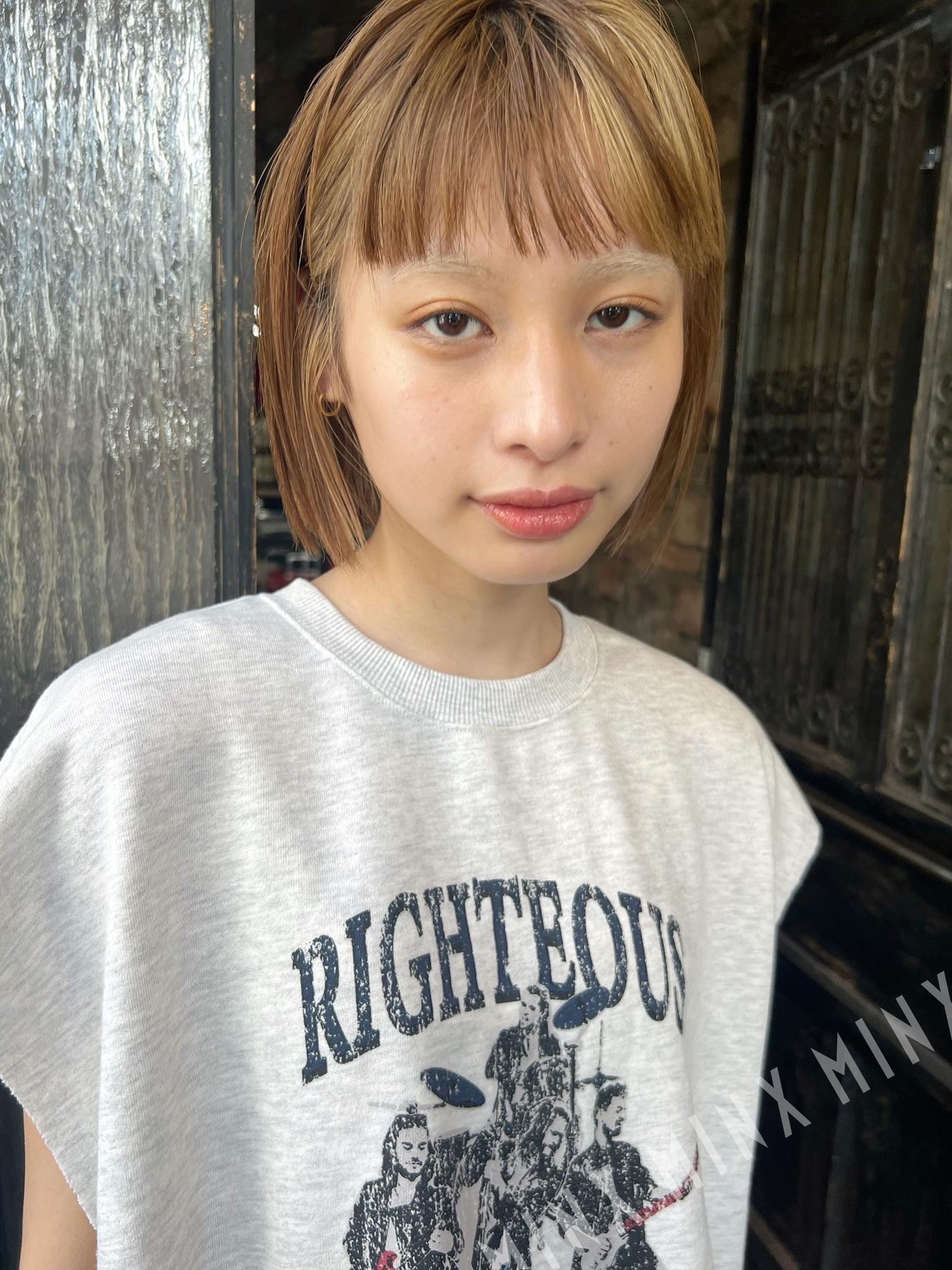 顎付近ツートーンカラーミニボブ 表参道銀座原宿の美容院minx