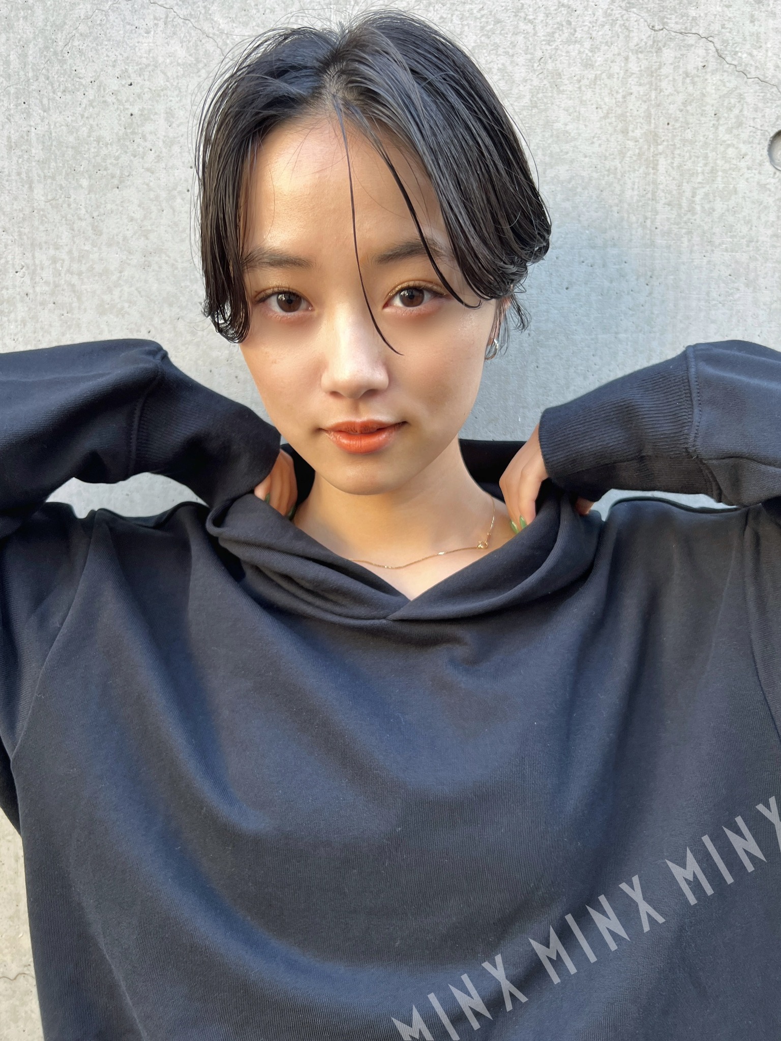 柔らかセンターパートショートボブ | 表参道銀座原宿の美容院MINX