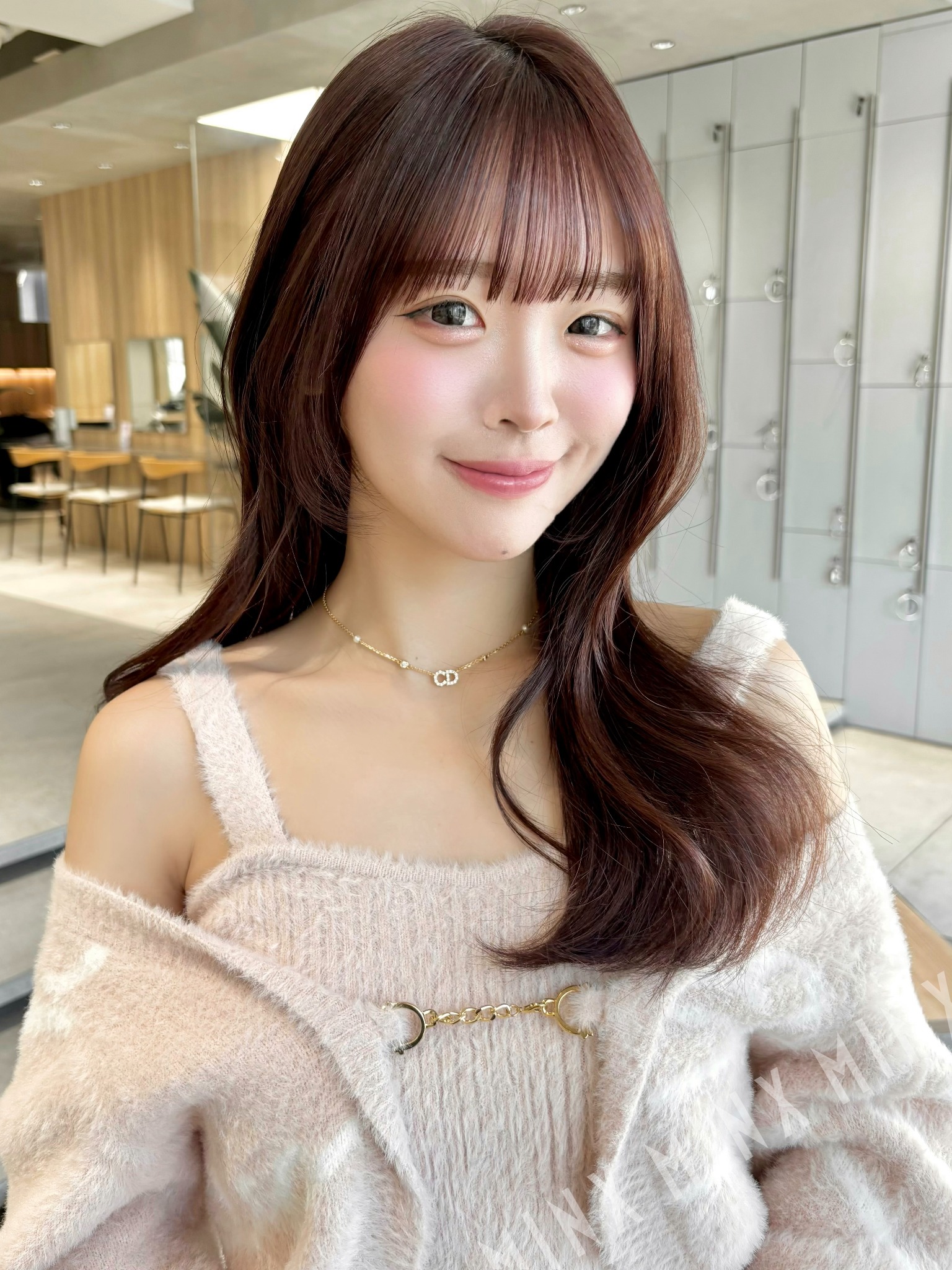 シースルーぱっつん×ゆるふわレイヤー | 表参道銀座原宿の美容院MINX
