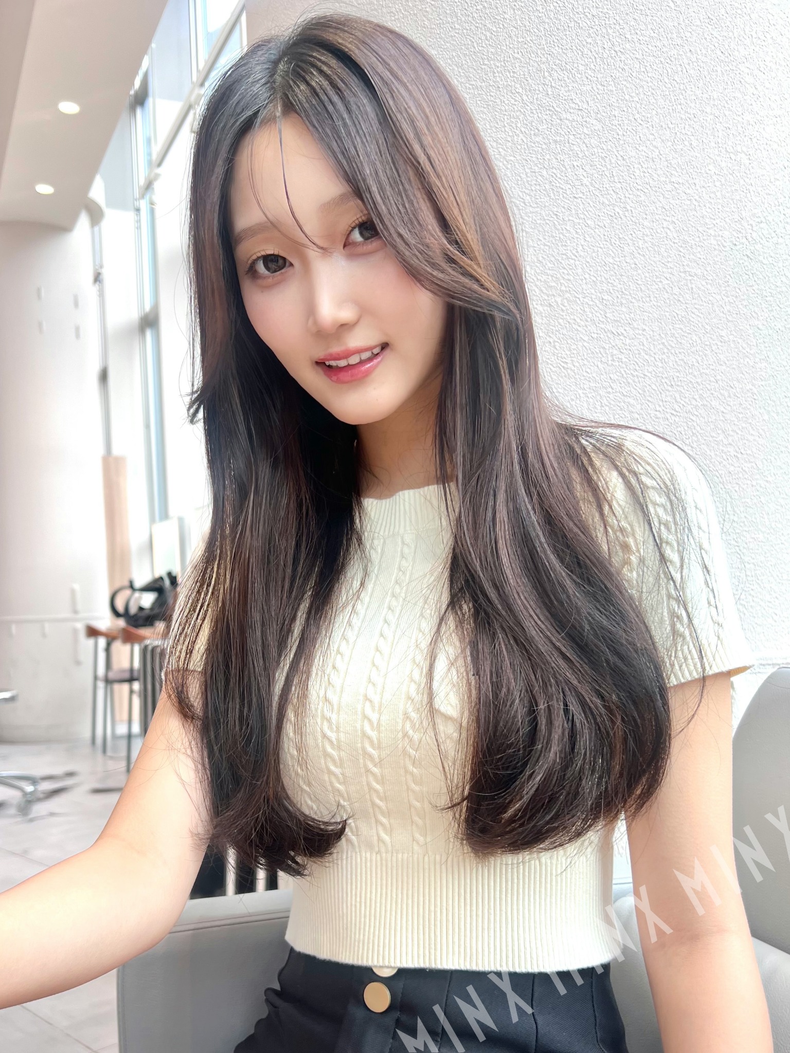 ロングストレート×ナチュラルレイヤー | 表参道銀座原宿の美容院MINX