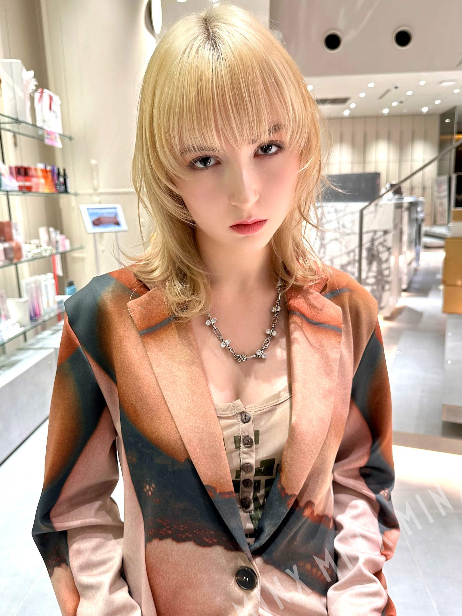 ウルフレイヤー×抜きっぱなしブリーチ | 表参道銀座原宿の美容院MINX