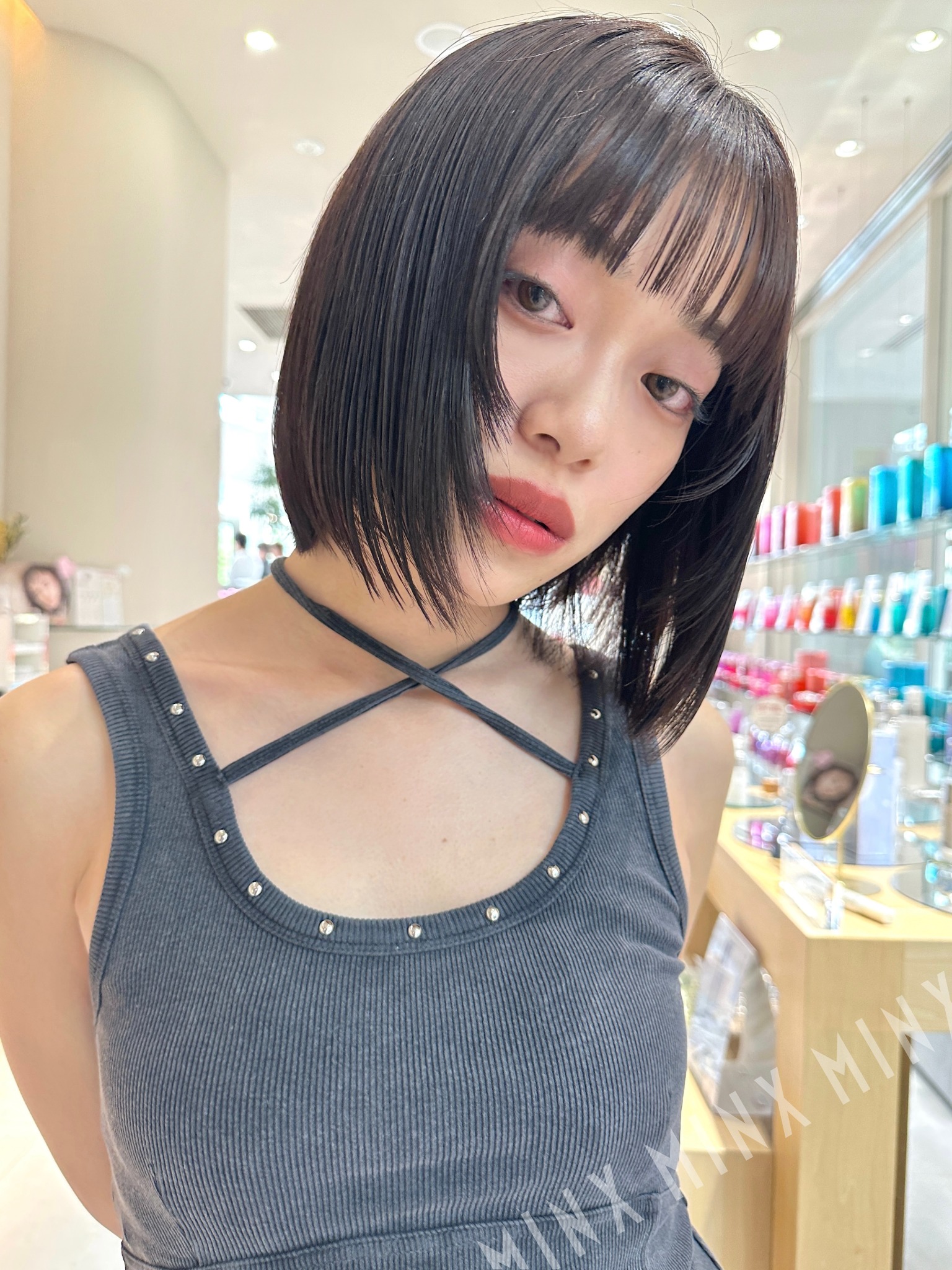 ボブ様 プツッと黒髪ボブ | 表参道銀座原宿の美容院MINX