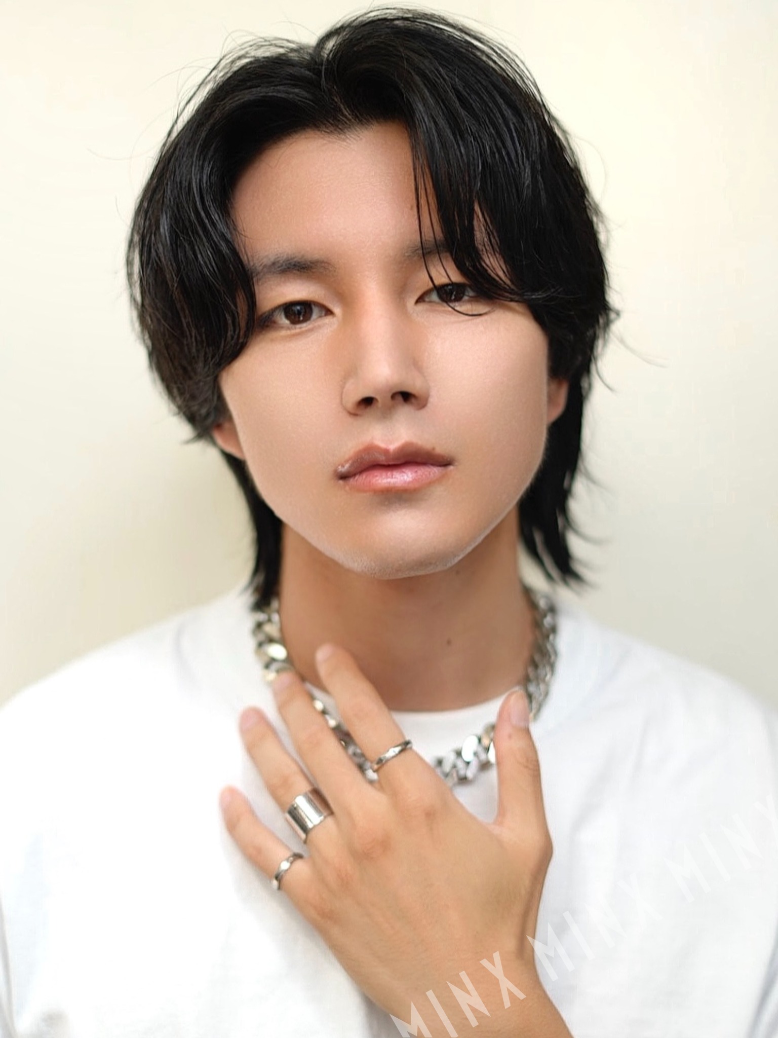 ナチュラルセンターパートウルフ | 表参道銀座原宿の美容院MINX