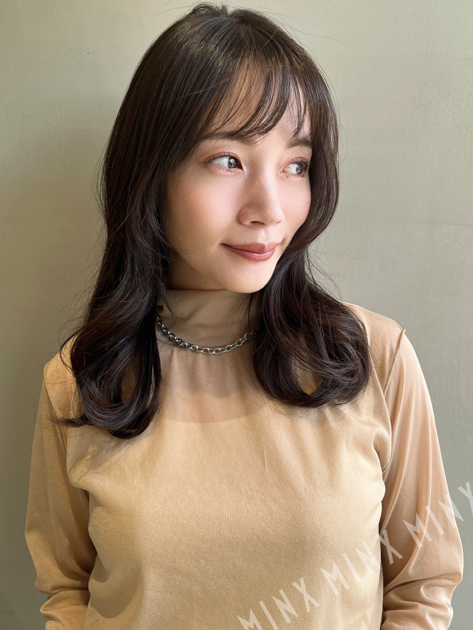 大人可愛いくびれセミロング | 表参道銀座原宿の美容院MINX