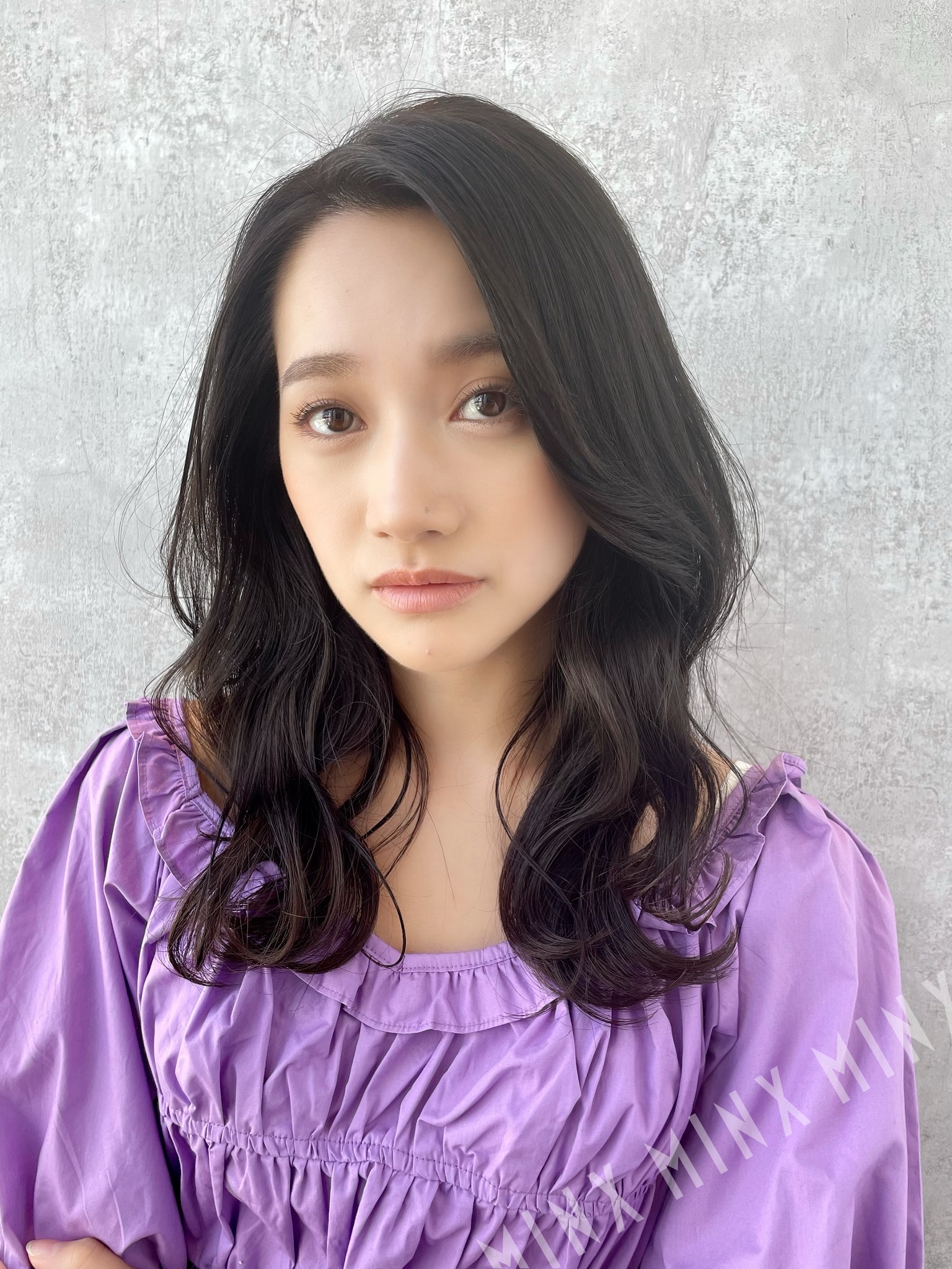 根元パーマでふんわり黒髪韓国風ロング | 表参道銀座原宿の美容院MINX