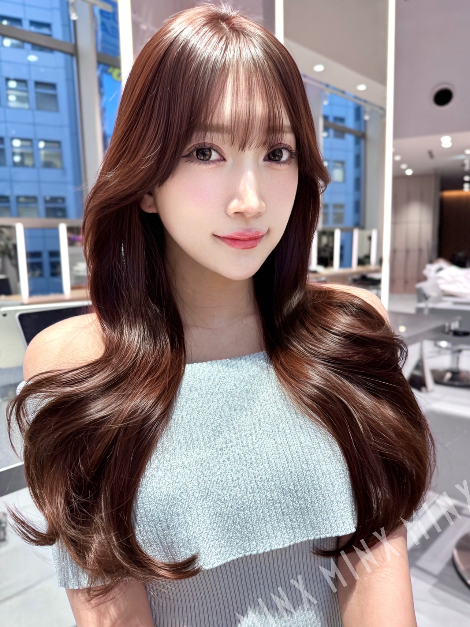 上品フェミニンな艶髪ロングレイヤー | 表参道銀座原宿の美容院MINX