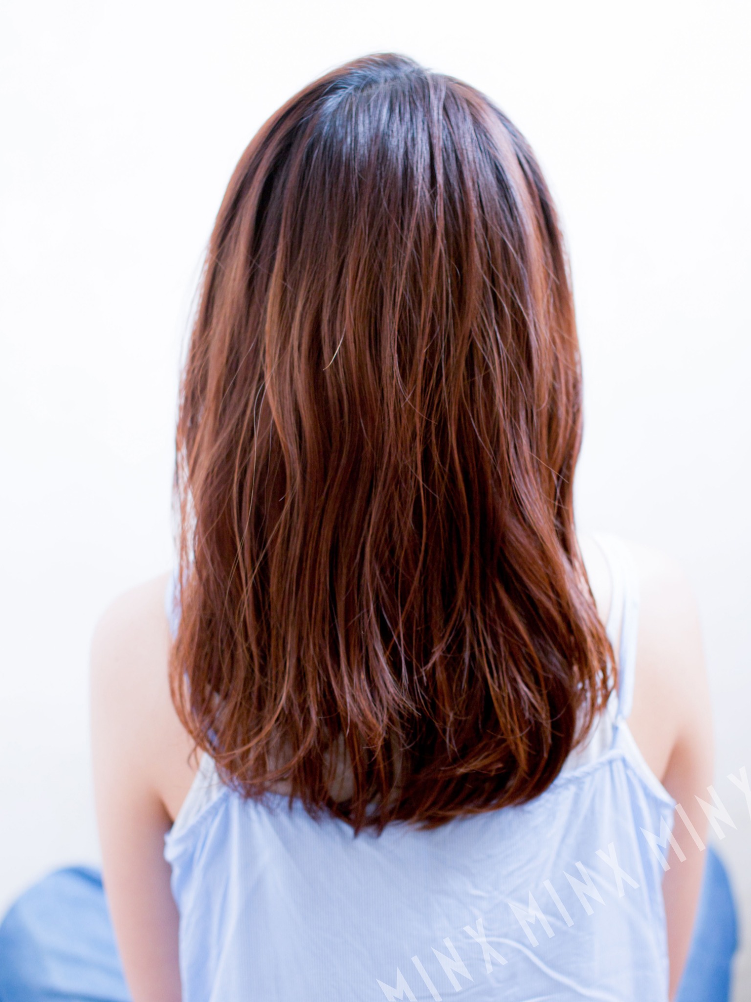 透けバングと軽さで甘くセンシュアルヘアに 森絵梨佳風 ナチュラルヘア 表参道銀座原宿の美容院minx